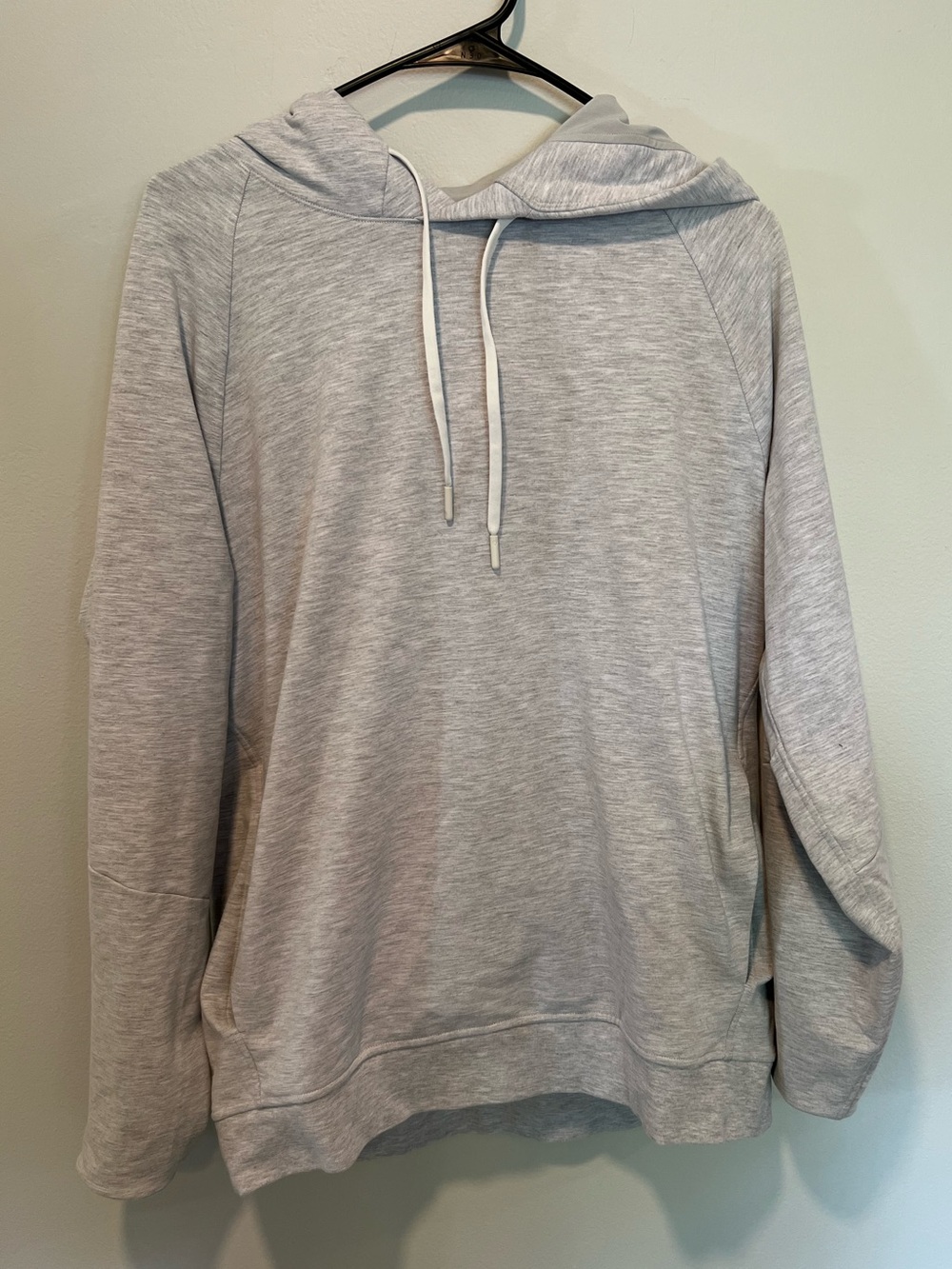 Lululemon Men’s Light Gray Pullover Hoodie Large Athletic Sweatshirt